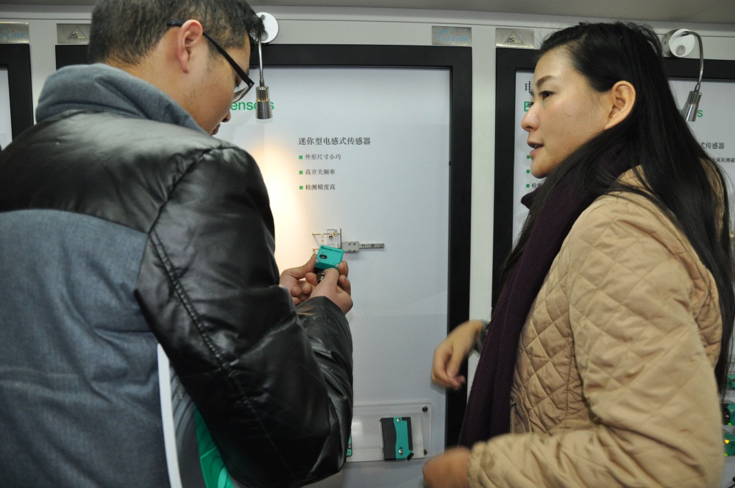 倍加福携多款传感器探访乐鱼网页版_乐鱼(中国)公司-4.jpg