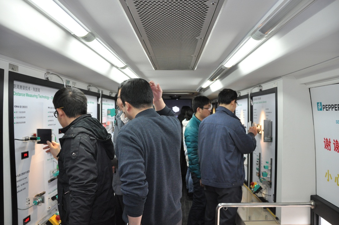 倍加福携多款传感器探访乐鱼网页版_乐鱼(中国)公司-5.jpg